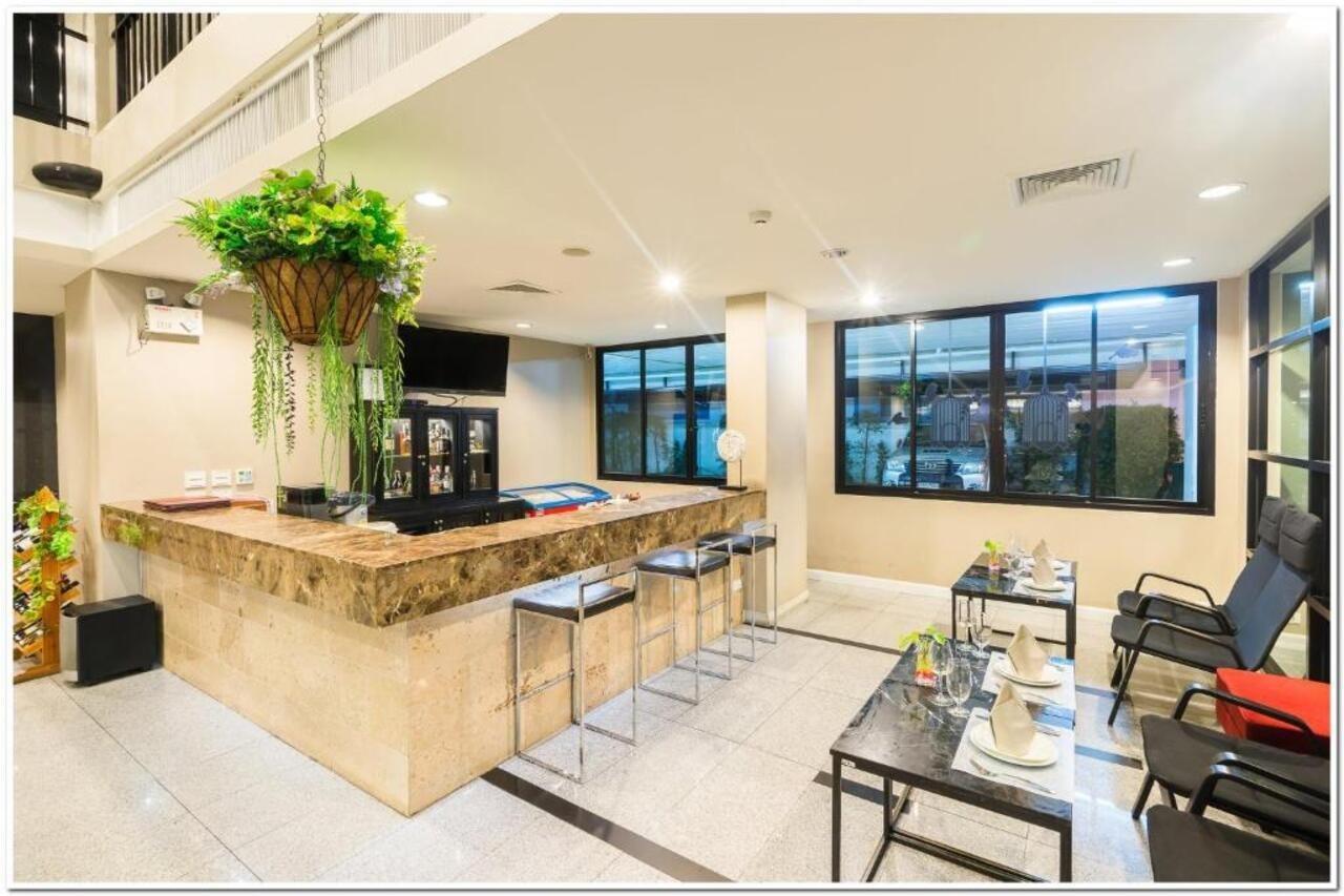 Sea Me Spring Hotel Pattaya Exterior photo