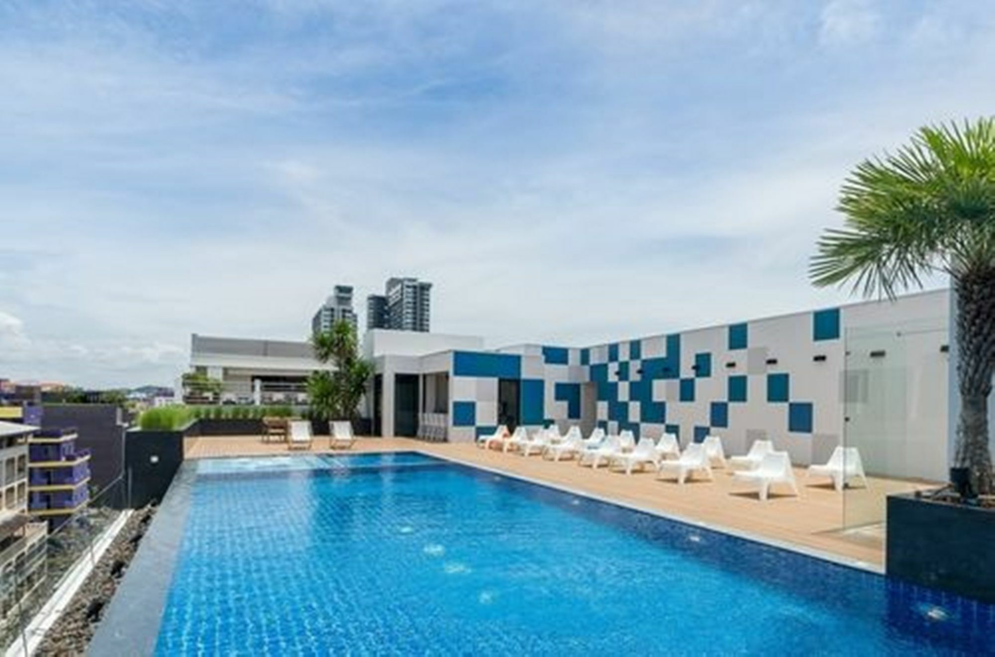 Sea Me Spring Hotel Pattaya Exterior photo